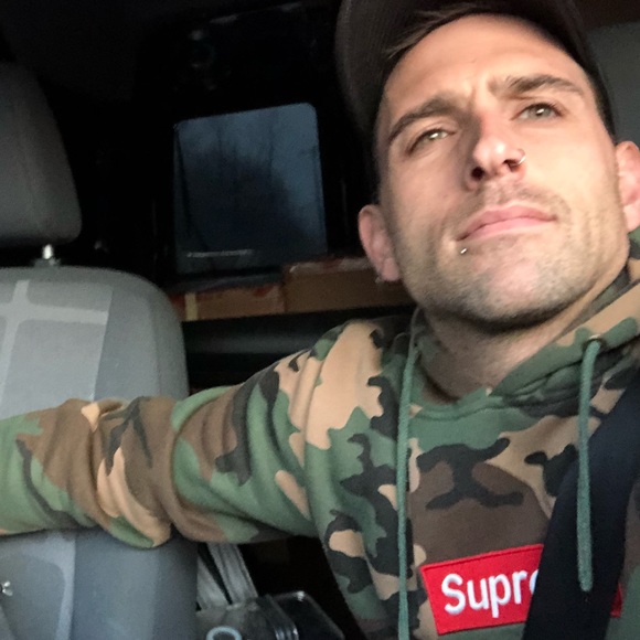 Meet your Posher, Nico - Picture 2 of 4